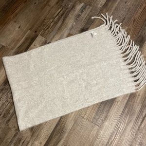 AE Scarf NWT